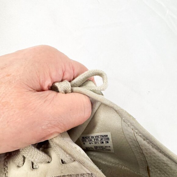 WOMENS ADIDAS NMD SNEAKER SHOE SIZE 6 - Picture 5 of 9